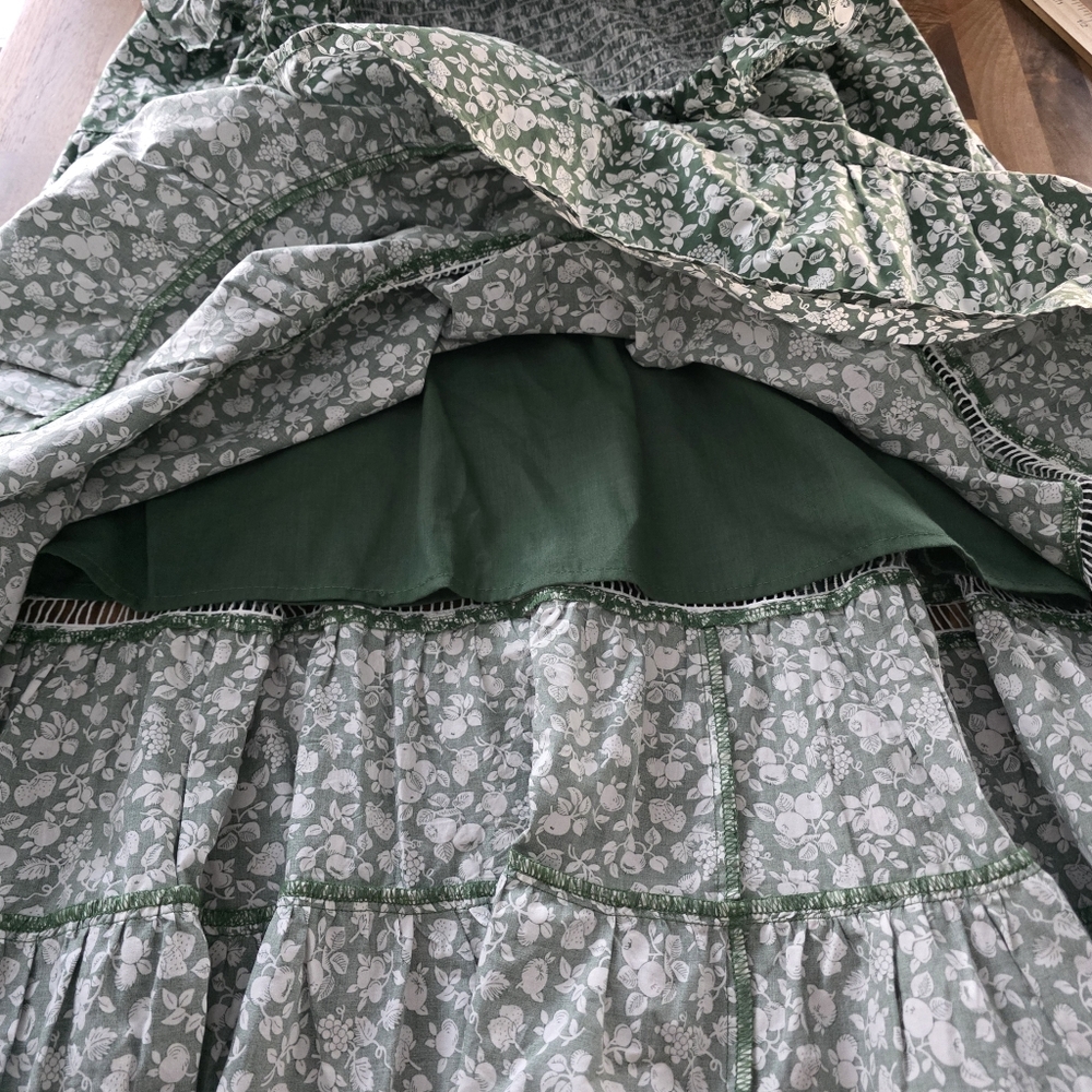 AUREUM Green Floral Smocked Midi Dress Size Large - Picture 8 of 14